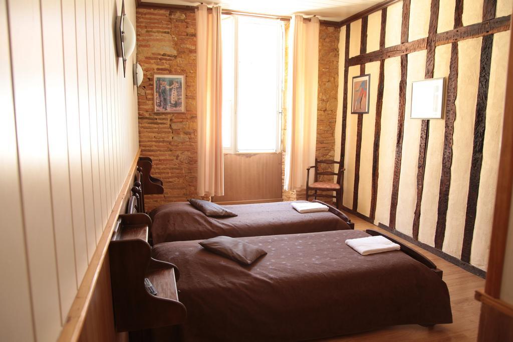 Cafe De France Bed & Breakfast Eauze Oda fotoğraf