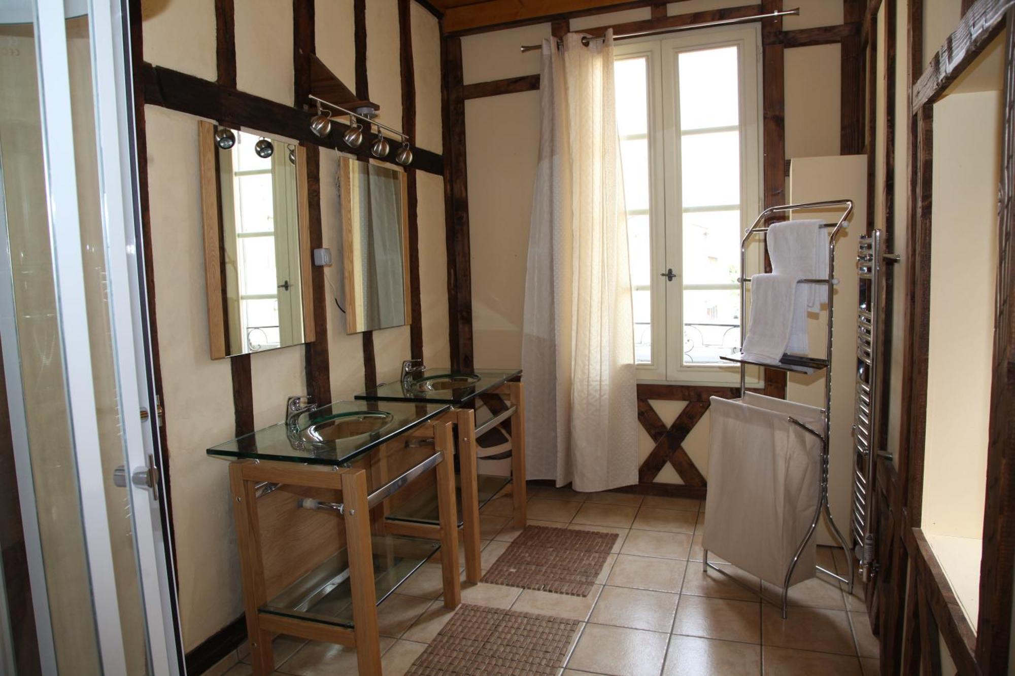 Cafe De France Bed & Breakfast Eauze Dış mekan fotoğraf